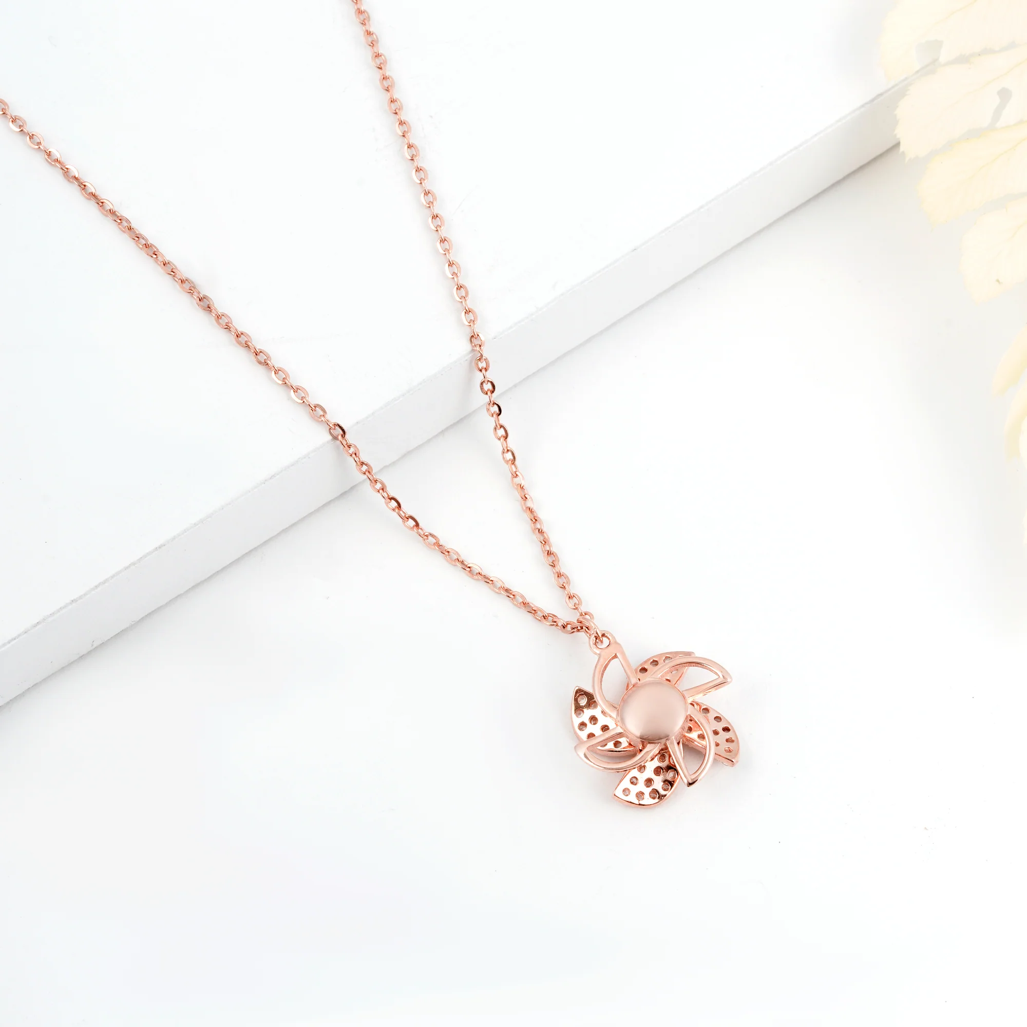 Floricca Chain Pendant - Image 2