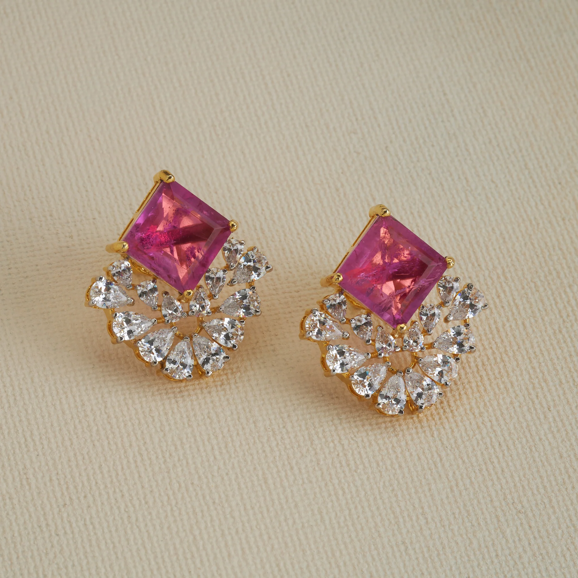 Fuchsia Gleam Chain Pendant Set - Image 3