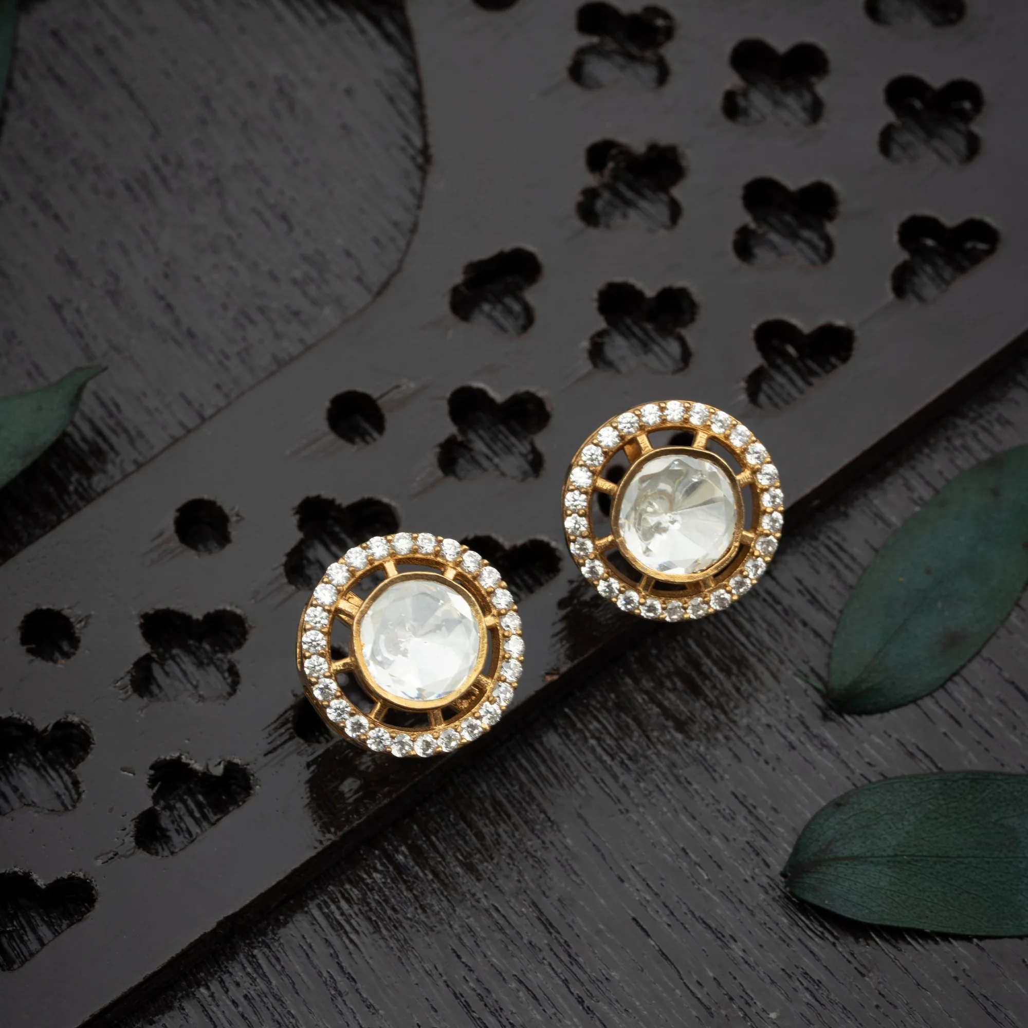 Cziramo Stud Earrings - Image 2