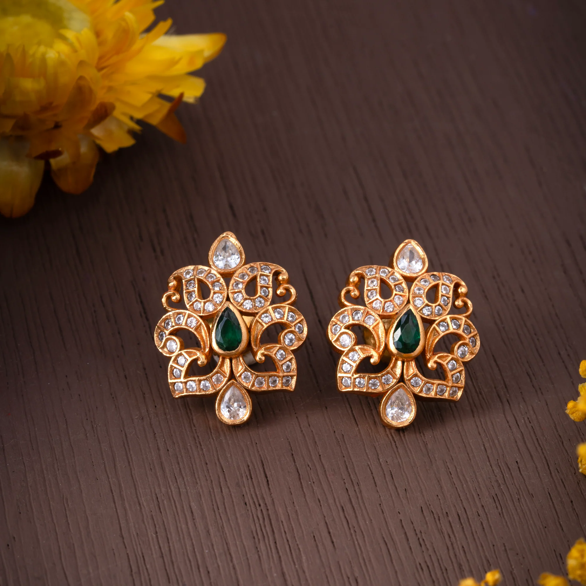 Divyanka Aam Studs