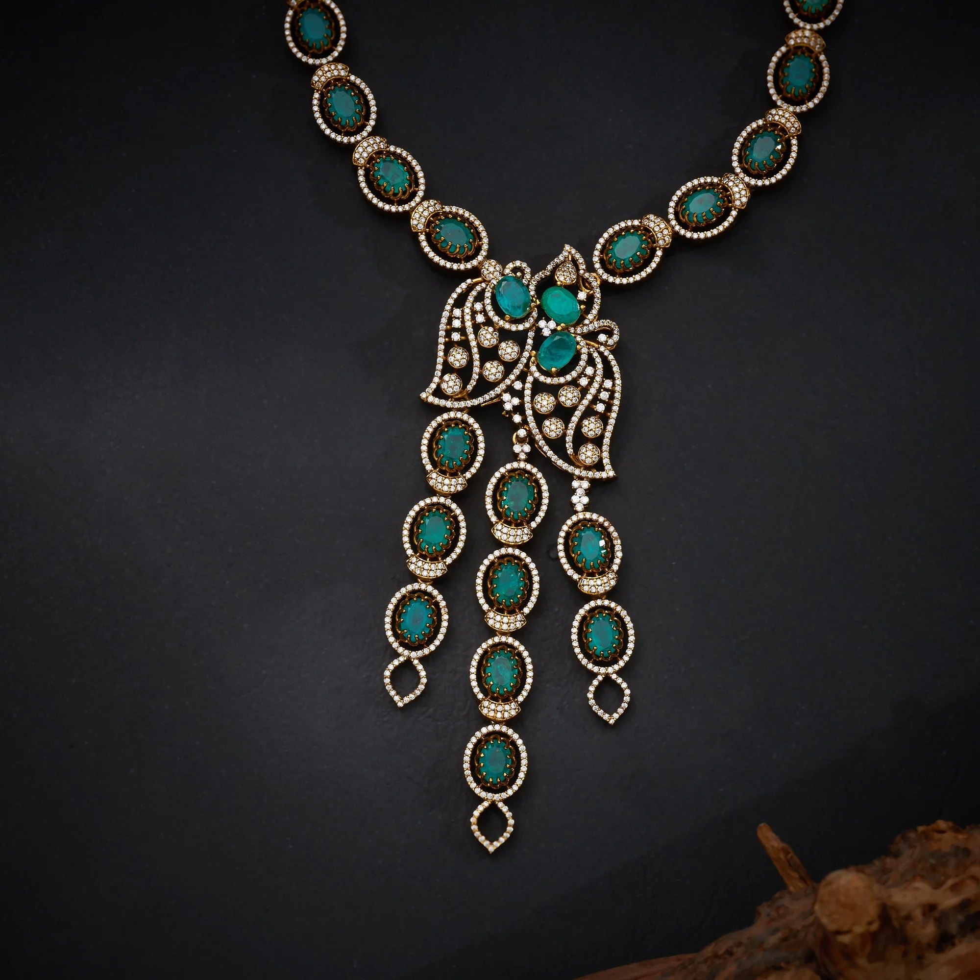 Emeravalli Victorian Necklace - Image 2