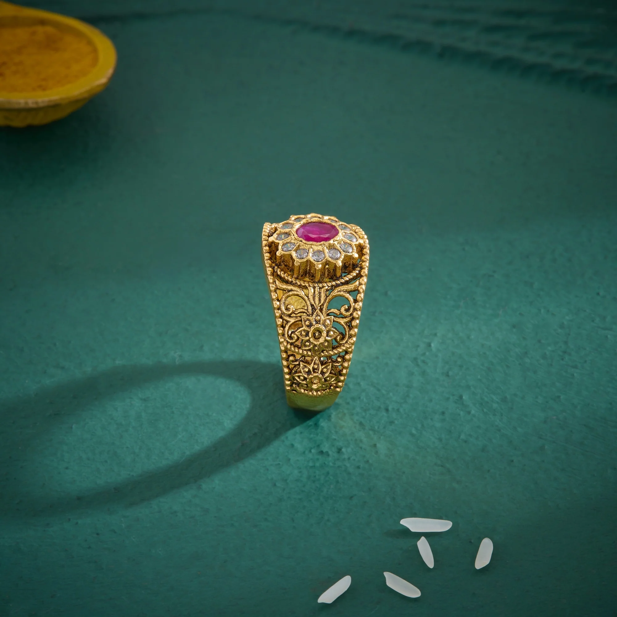 Garden-Shine Antique Ring - Image 3