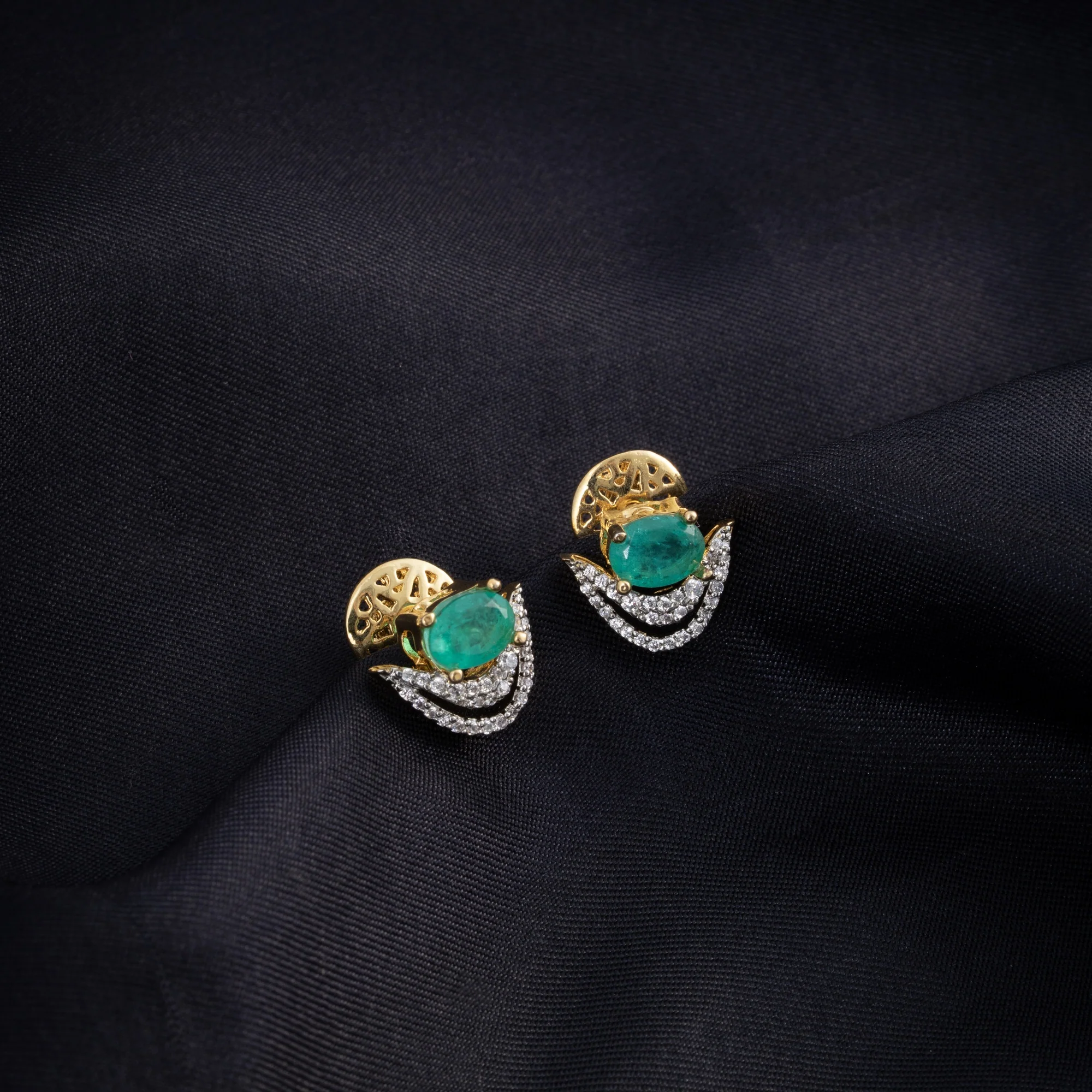 Gemivine Oval Stud Earrings - Image 5