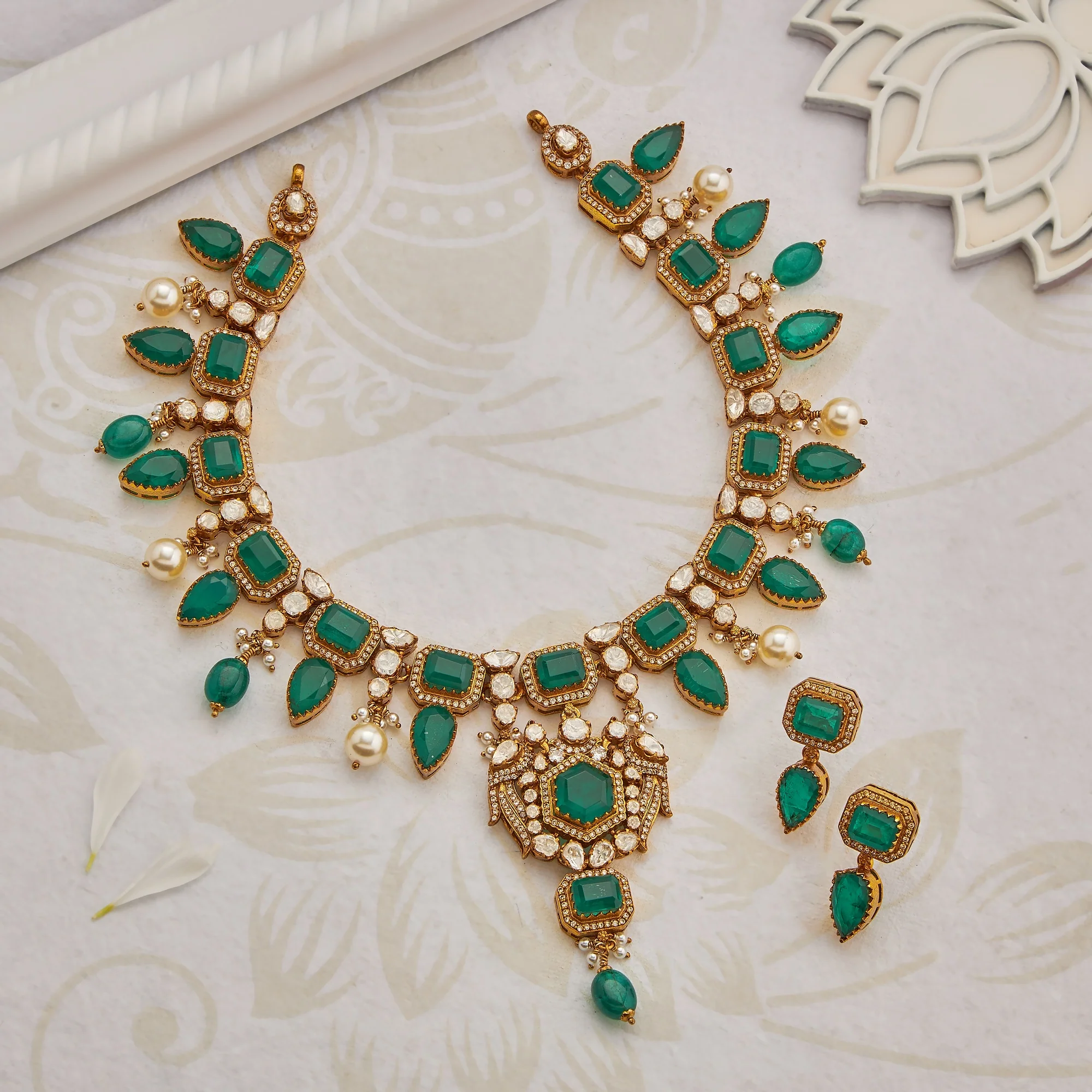 Heptaflora Polki Necklace Set