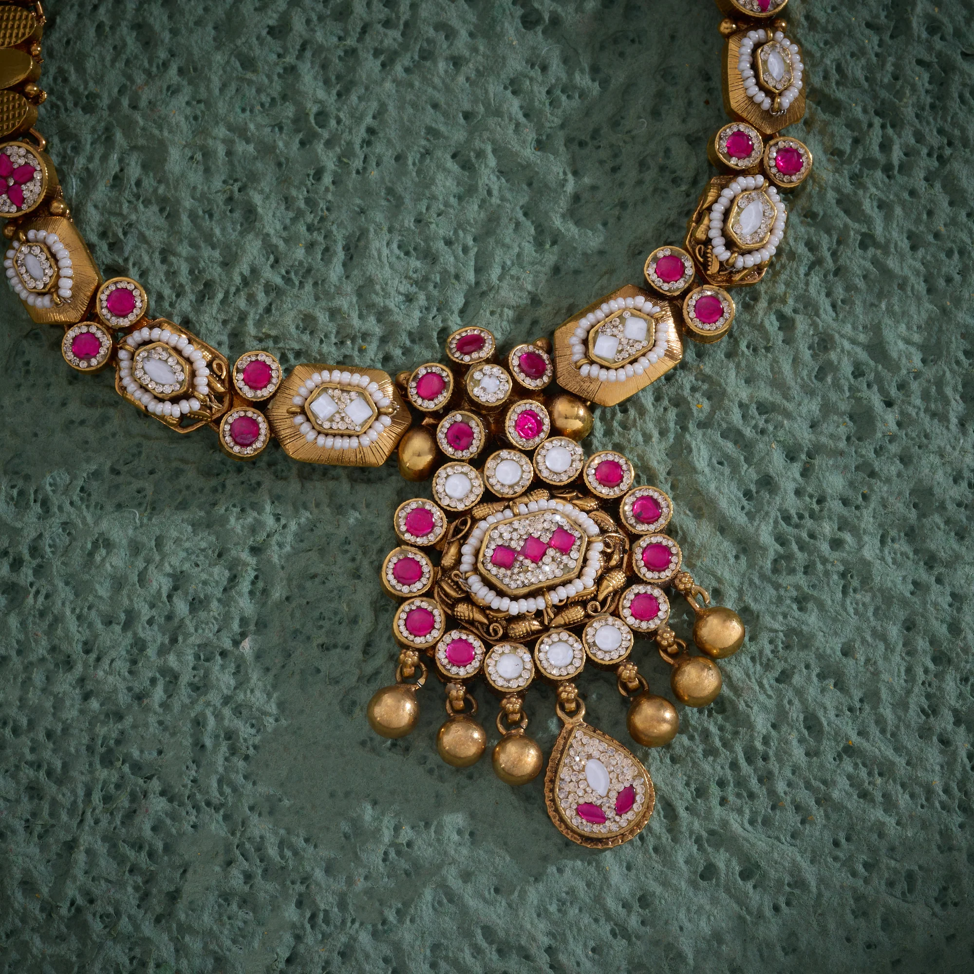 Hexa-Flora Antique Necklace Set - Image 2