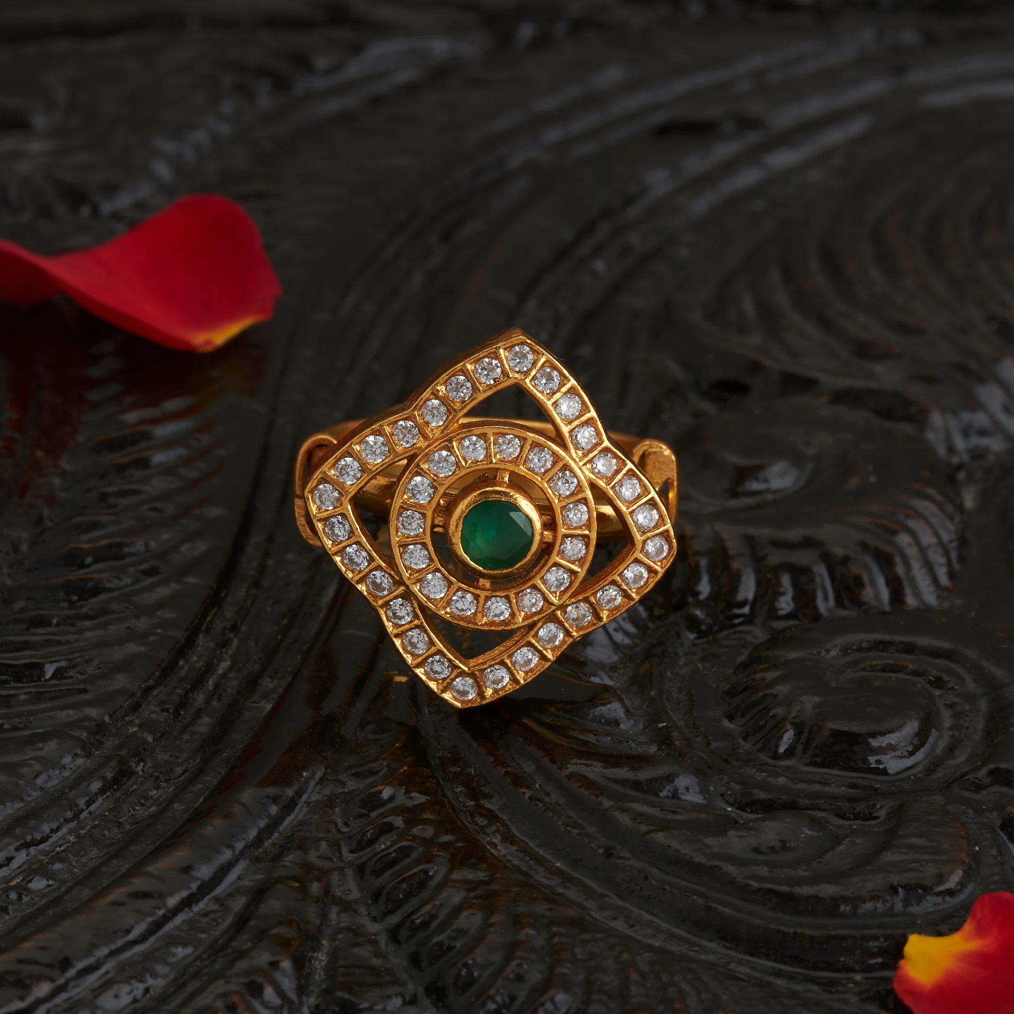 Ishwarya Emerald Ring - Image 3