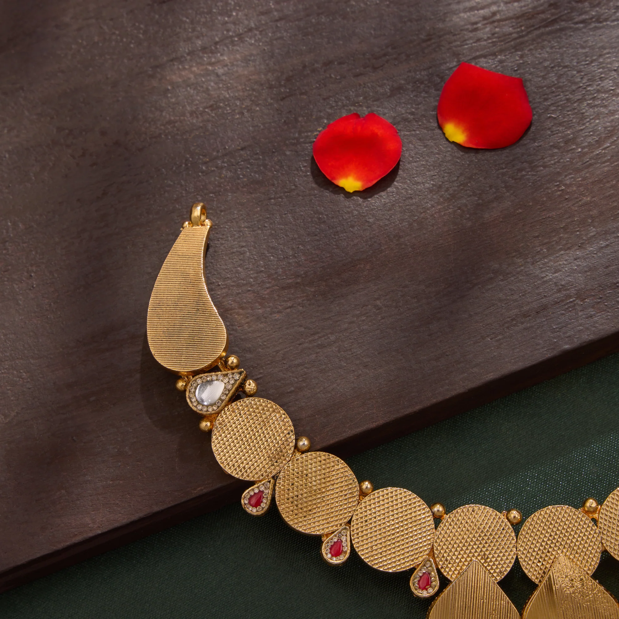 Pearika Necklace Set - Image 3