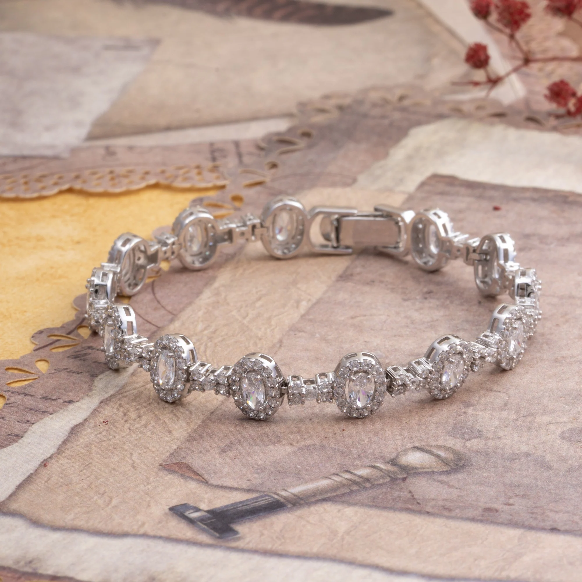 Oval Spark Bracelet - Image 3