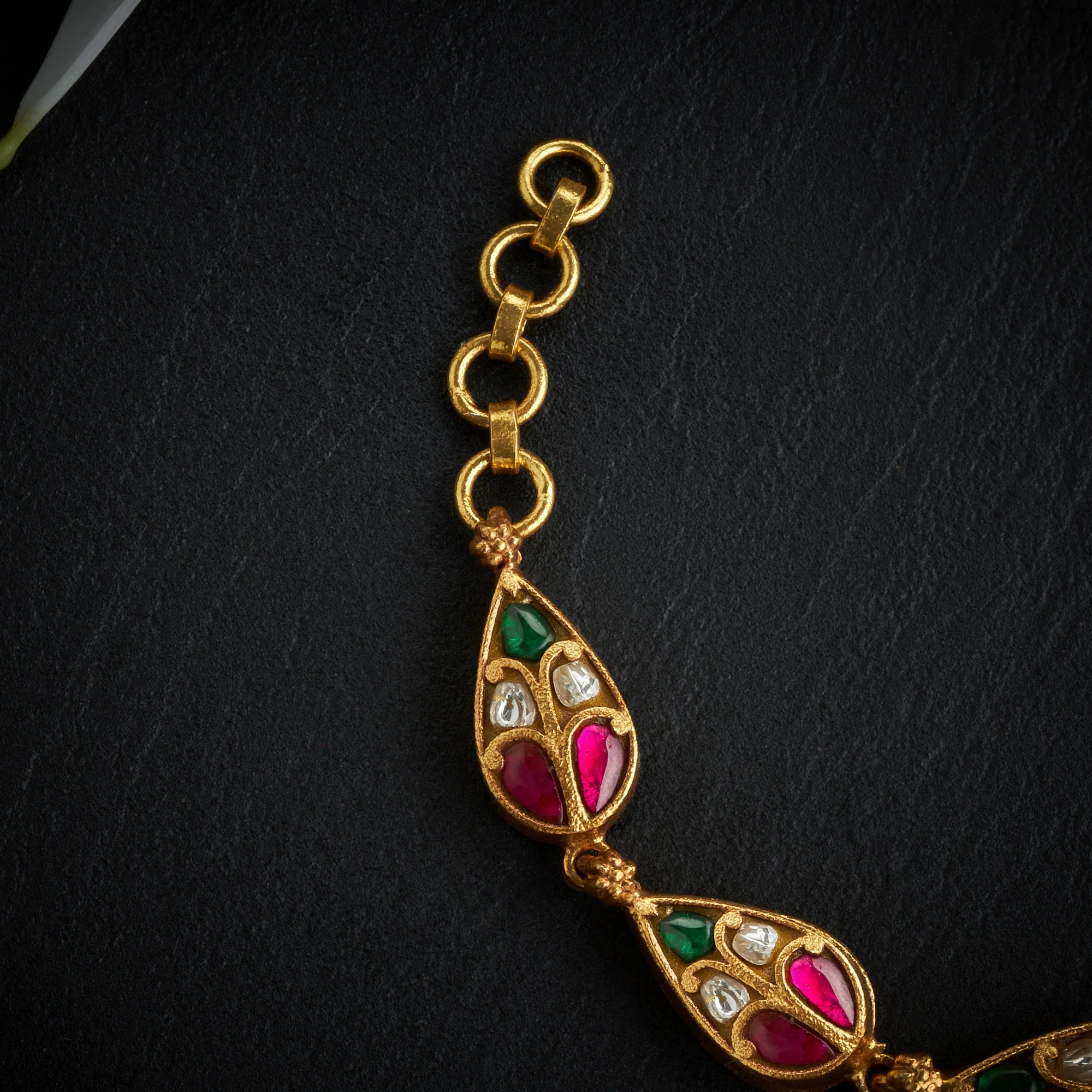 Pear Pushpa Kundan Bracelet - Image 3