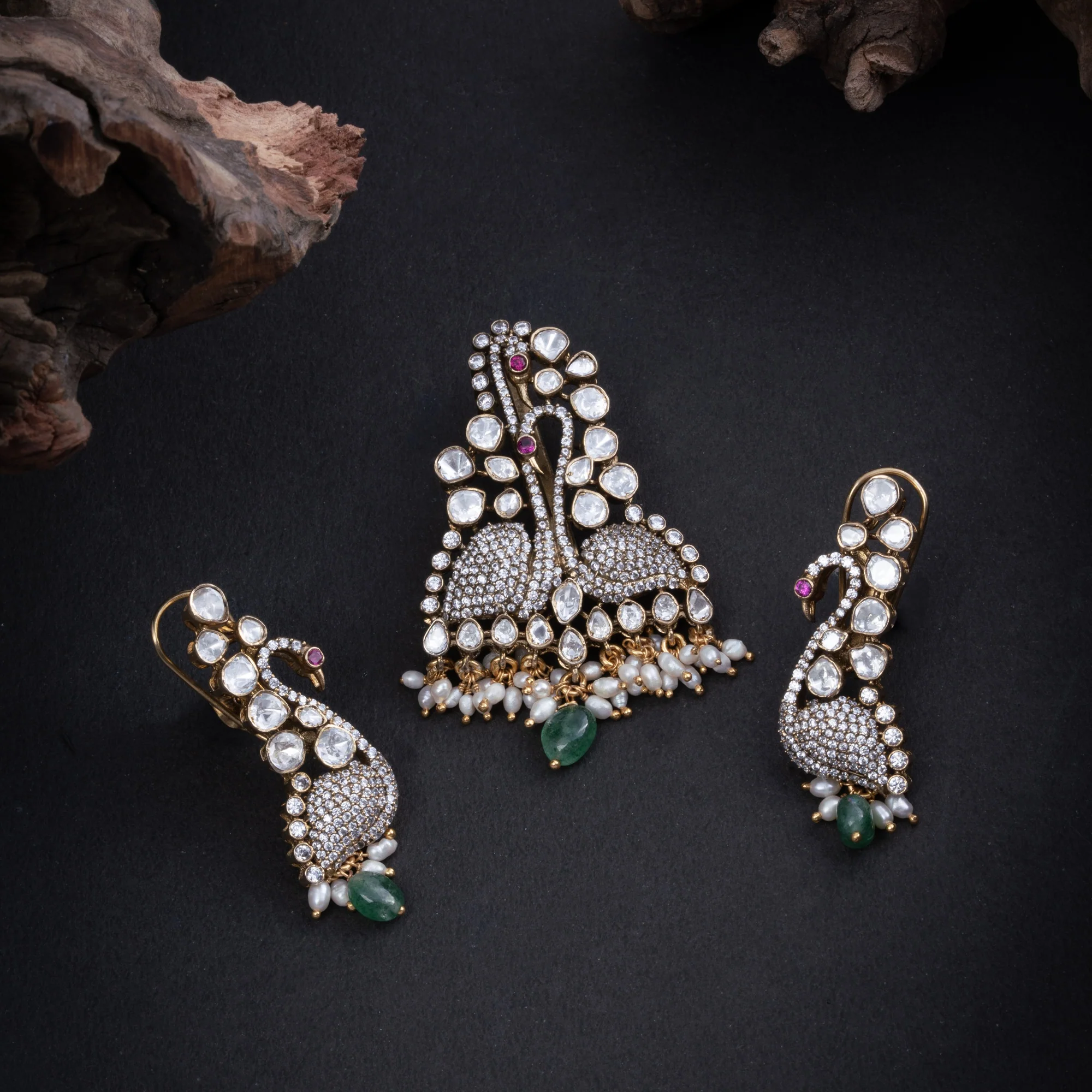 Prems’ Swan Pendant Set