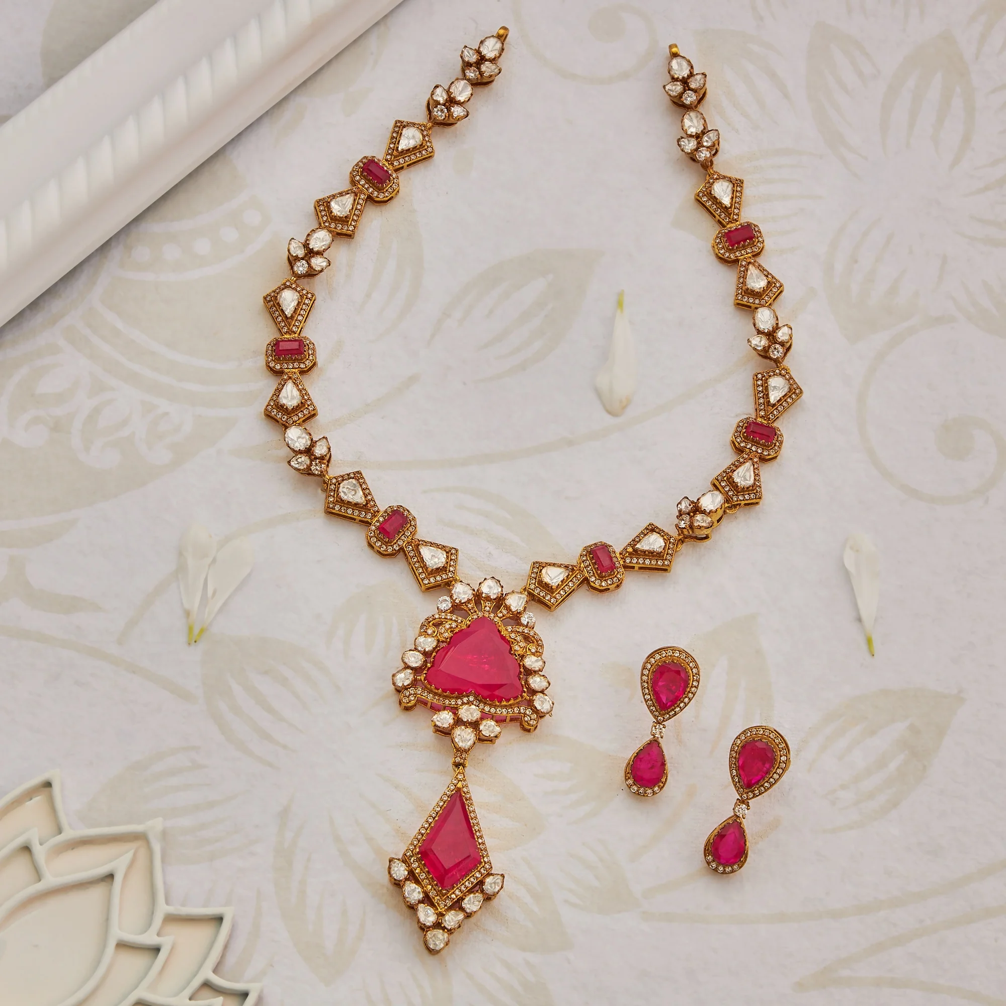 Rosyura Victorian Necklace Set
