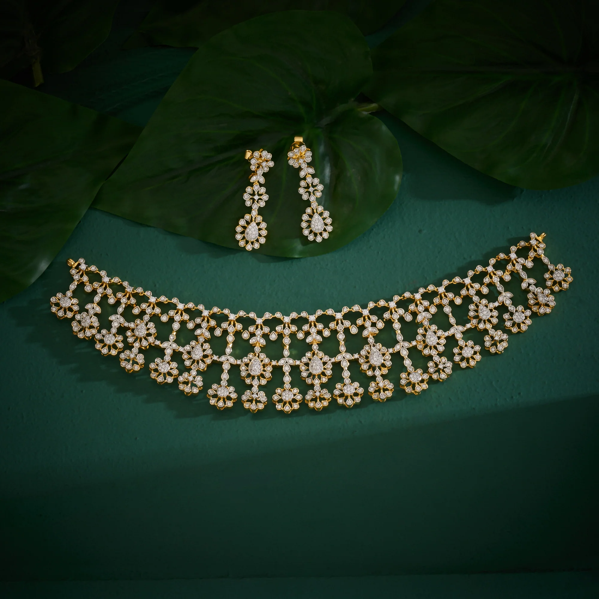 Zircon Flora Necklace Set